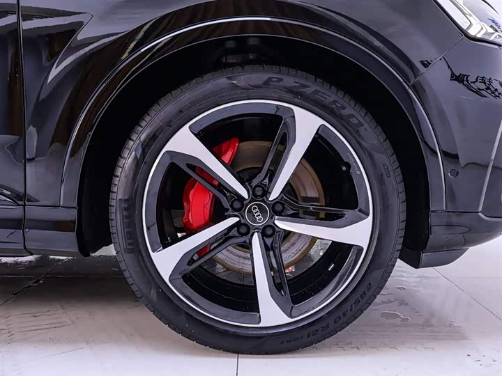 Фото 6 - Audi Q7