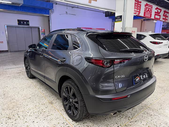 Фото 4 - Mazda CX-30