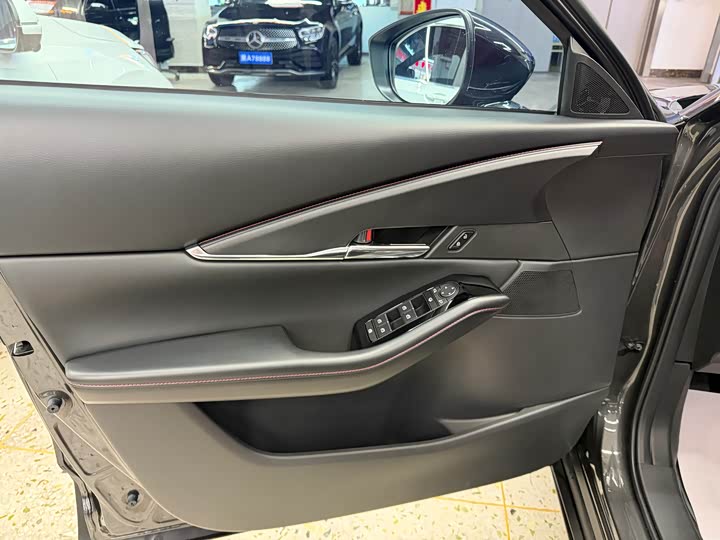 Фото 7 - Mazda CX-30