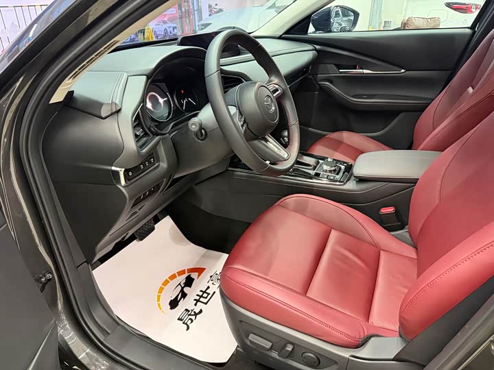 Фото 8 - Mazda CX-30