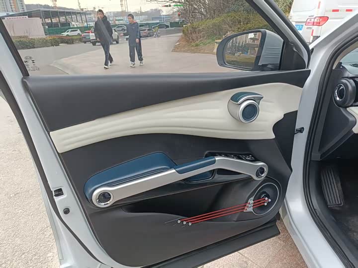 Фото 4 - BYD Yuan Plus