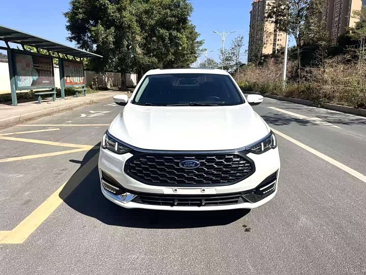 Фото 2 - Ford Escort