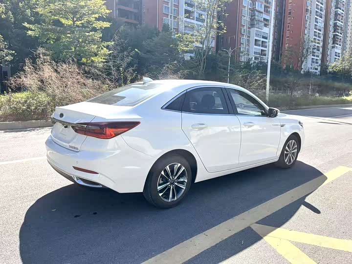 Фото 7 - Ford Escort