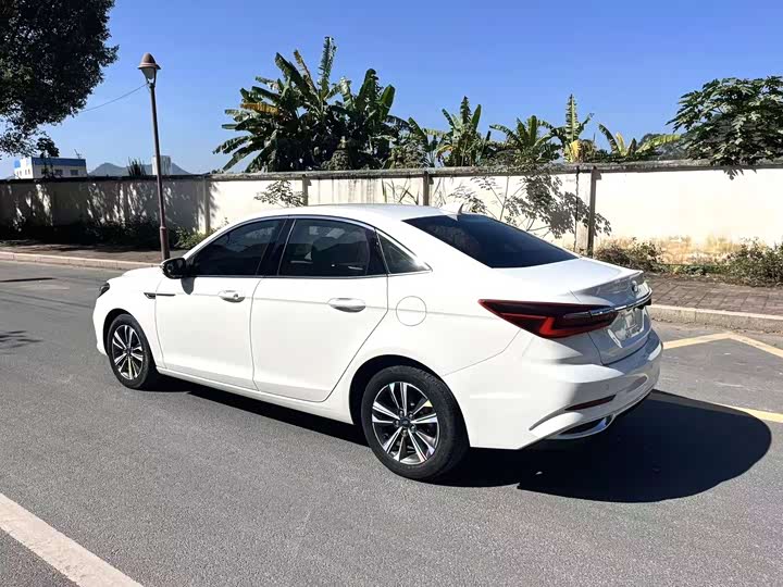 Фото 9 - Ford Escort