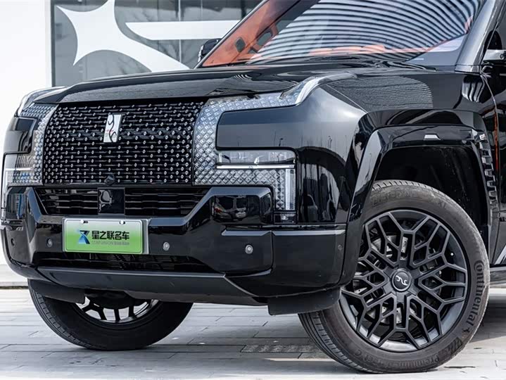 Фото 2 - BYD Yangwang U8