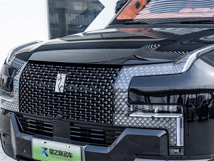 Фото 4 - BYD Yangwang U8