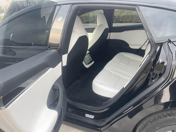 Фото 8 - Tesla Model S