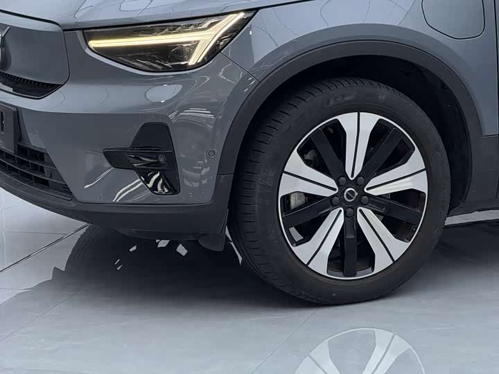 Фото 8 - Volvo XC40 EV