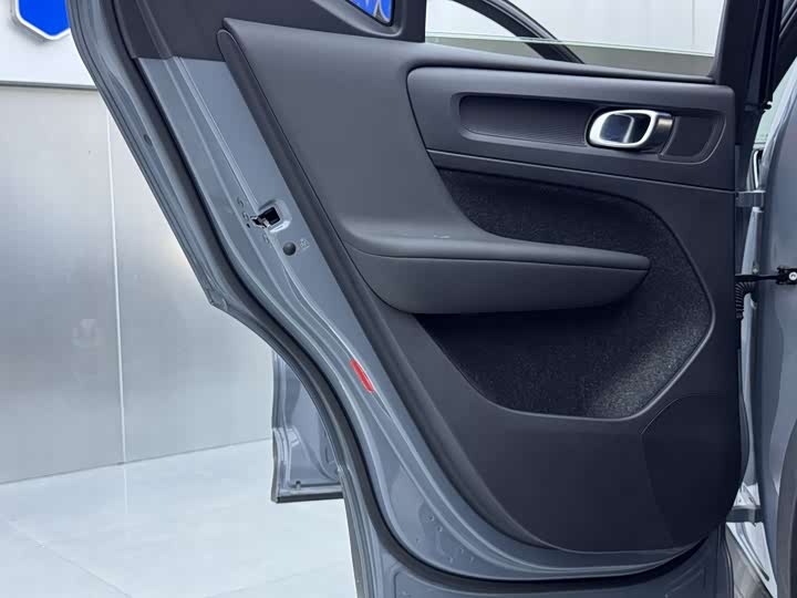 Фото 9 - Volvo XC40 EV