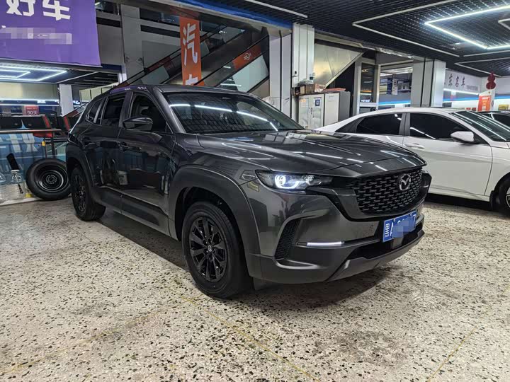 Photo 3 - Mazda CX-50