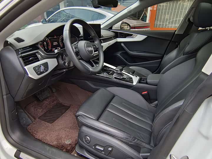 Photo 4 - Audi A5