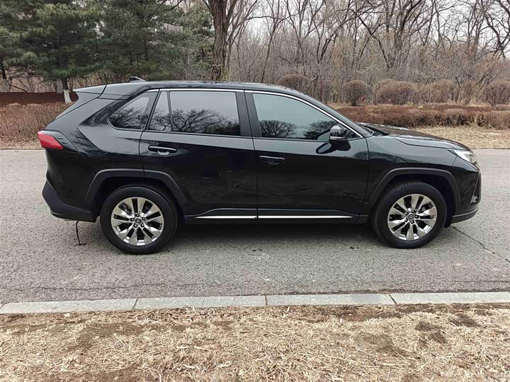 Photo 4 - Toyota Wildlander