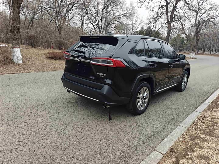 Photo 5 - Toyota Wildlander