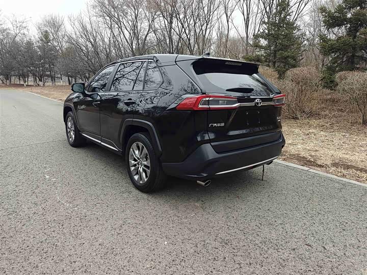 Photo 7 - Toyota Wildlander