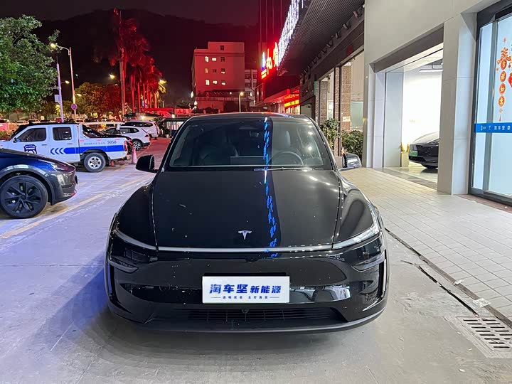 Photo 2 - Tesla Model Y