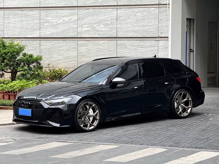 Фото 1 - Audi RS 6