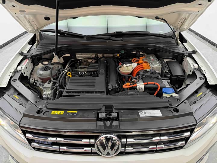 Фото 7 - Volkswagen Tiguan L Hybrid