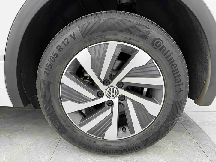 Фото 8 - Volkswagen Tiguan L Hybrid