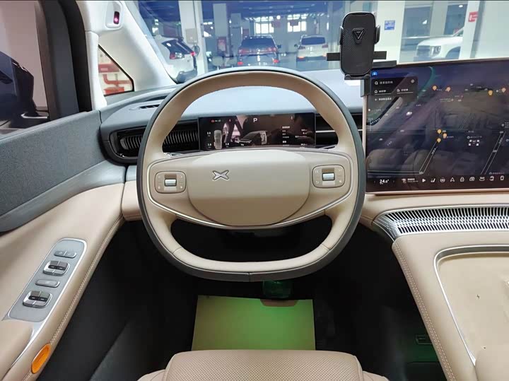 Фото 6 - XPeng X9