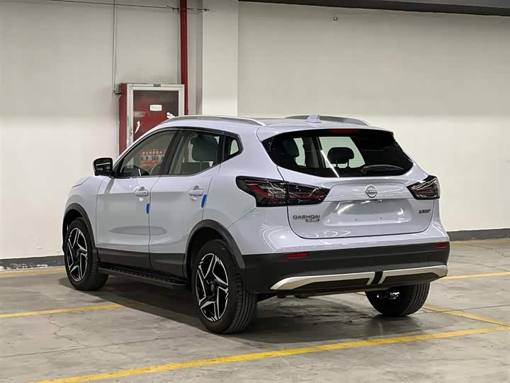 Фото 4 - Nissan Qashqai