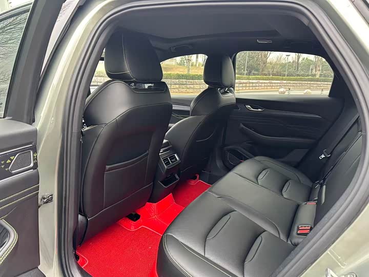 Фото 6 - Geely Preface