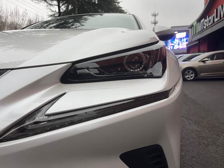 Фото 3 - Lexus NX