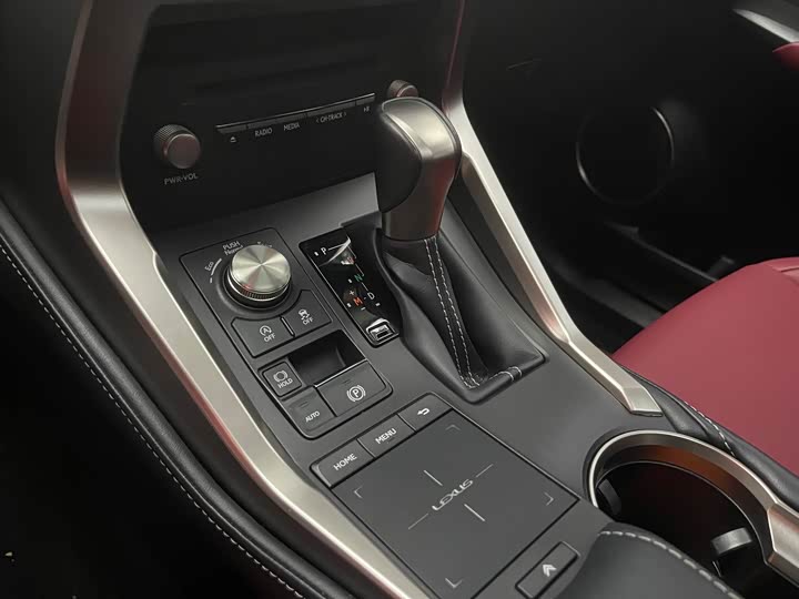 Фото 6 - Lexus NX