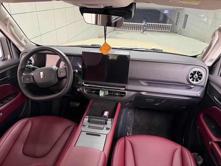 Фото 7 - Tank 300