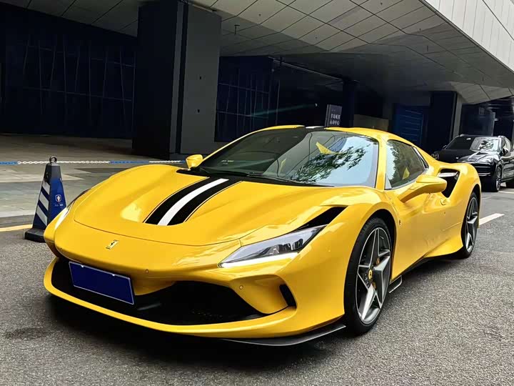 Photo 1 - Ferrari F8