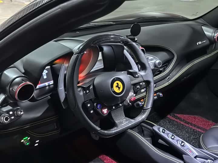 Photo 6 - Ferrari F8