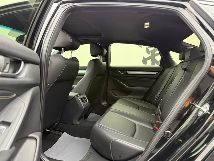 Фото 6 - Honda Inspire