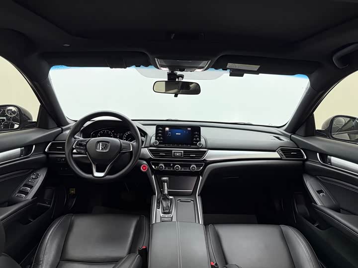 Фото 7 - Honda Inspire