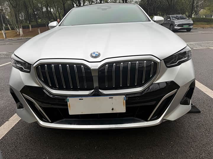 Фото 2 - BMW 5 Series