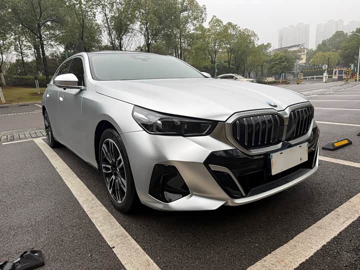 Фото 3 - BMW 5 Series