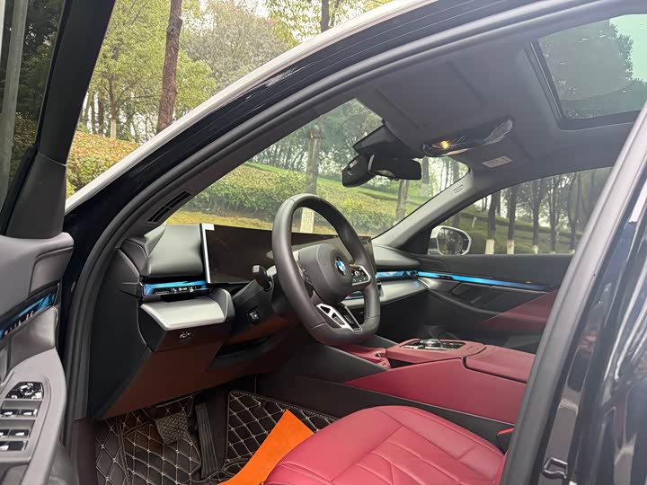 Фото 6 - BMW 5 Series