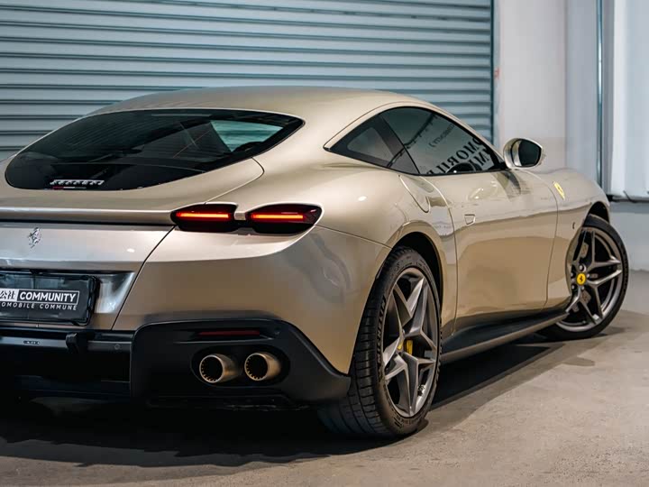 Фото 8 - Ferrari Roma