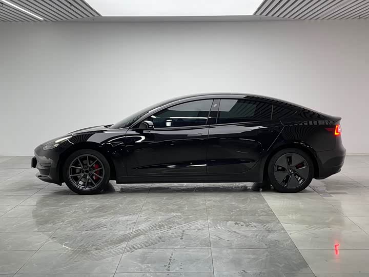 Фото 7 - Tesla Model 3