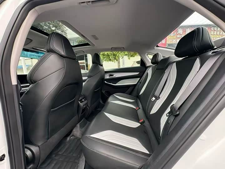 Фото 7 - Geely Binrui