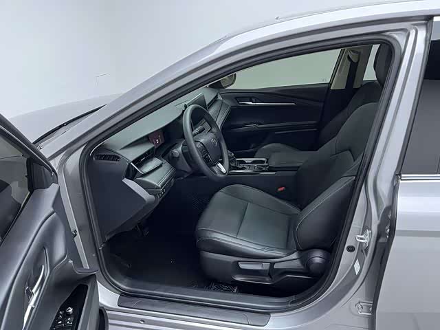 Фото 9 - Toyota Camry