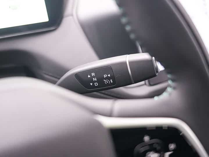 Фото 9 - Changan Deepal SL03