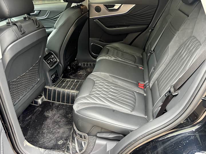 Photo 8 - Hongqi HS5