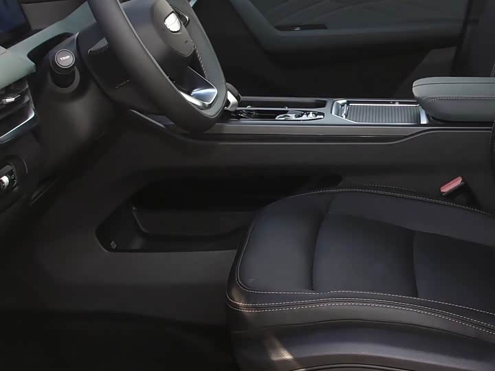 Фото 3 - Geely Okavango L