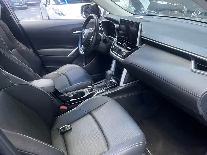 Photo 6 - Toyota Frontlander