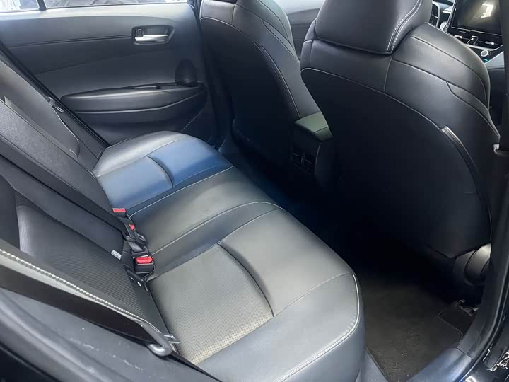 Photo 7 - Toyota Frontlander