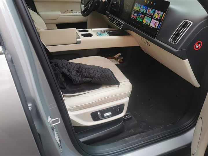 Фото 8 - LiXiang L9