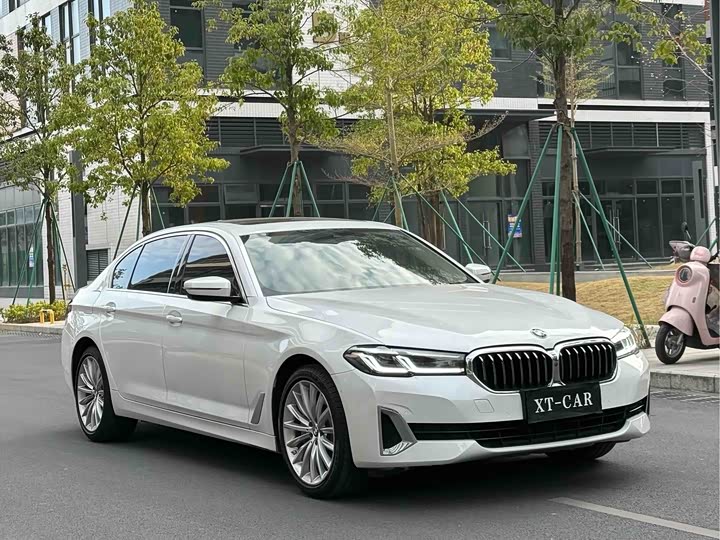 Фото 3 - BMW 5 Series