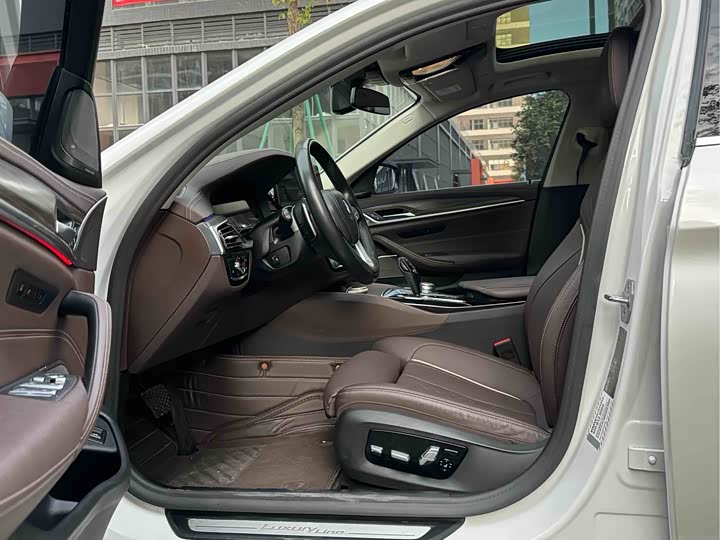 Фото 4 - BMW 5 Series