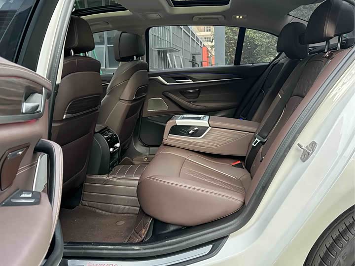 Фото 6 - BMW 5 Series