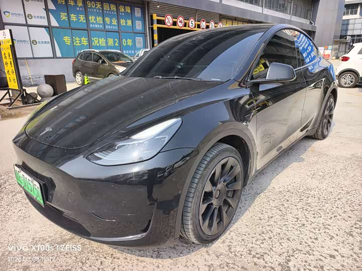 Фото 2 - Tesla Model Y