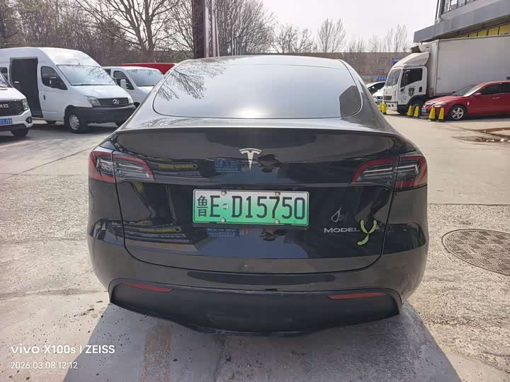 Фото 6 - Tesla Model Y